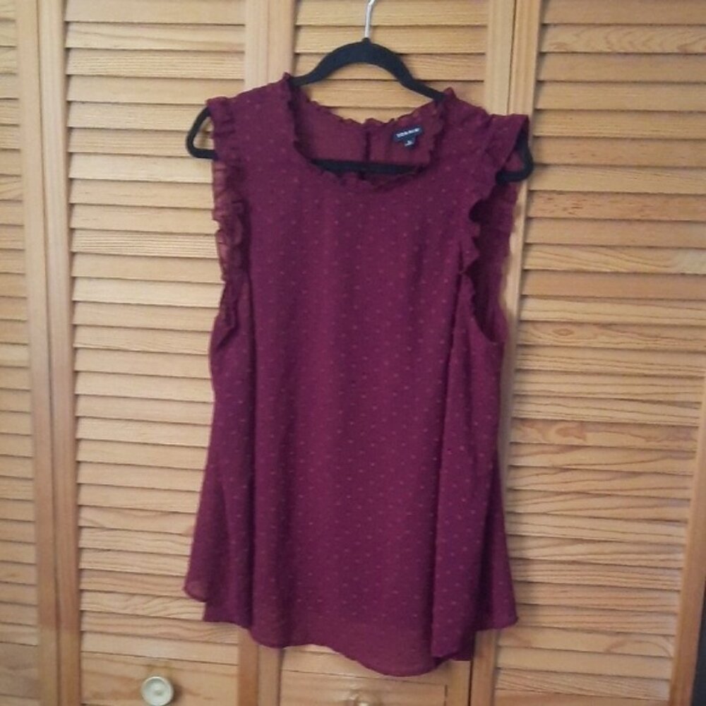 Torrid Maroon Sleeveless Ruffle U Neck  Hemline Keyhole Closure Top Tunic Size 1